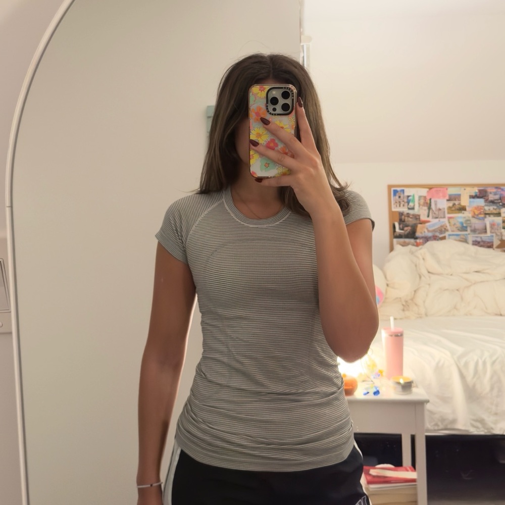 Swiftly Tech Short-Sleeve Shirt Hip Length